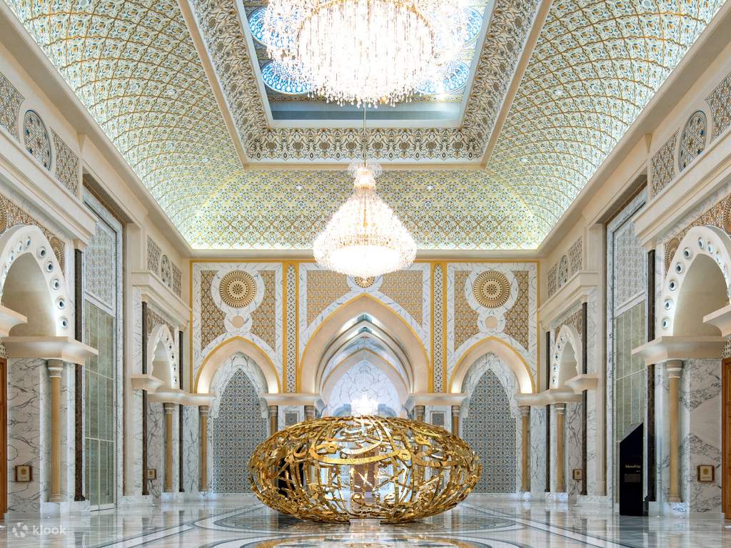 experience royalty at qasr al watan
