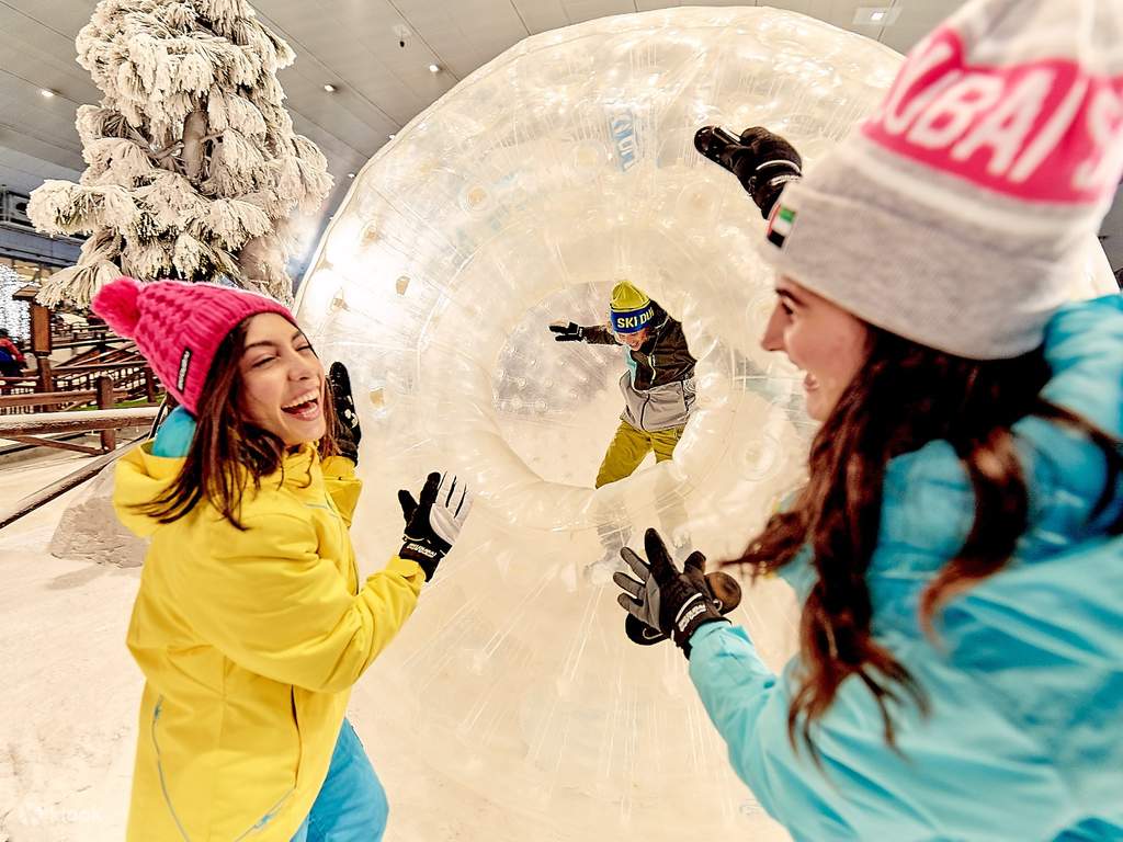 explore the world's largest snow park: ski dubai