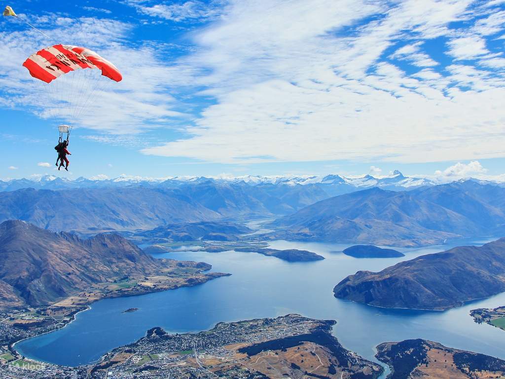 skydiving