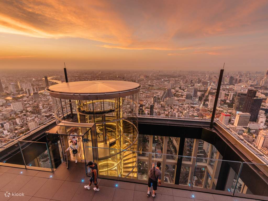mahanakhon skywalk