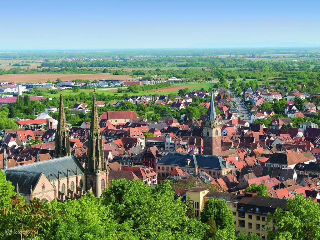 tour a gorgeous countryside
