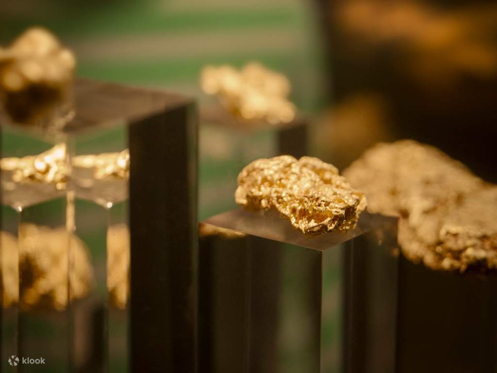 see gold glitter at the perth mint