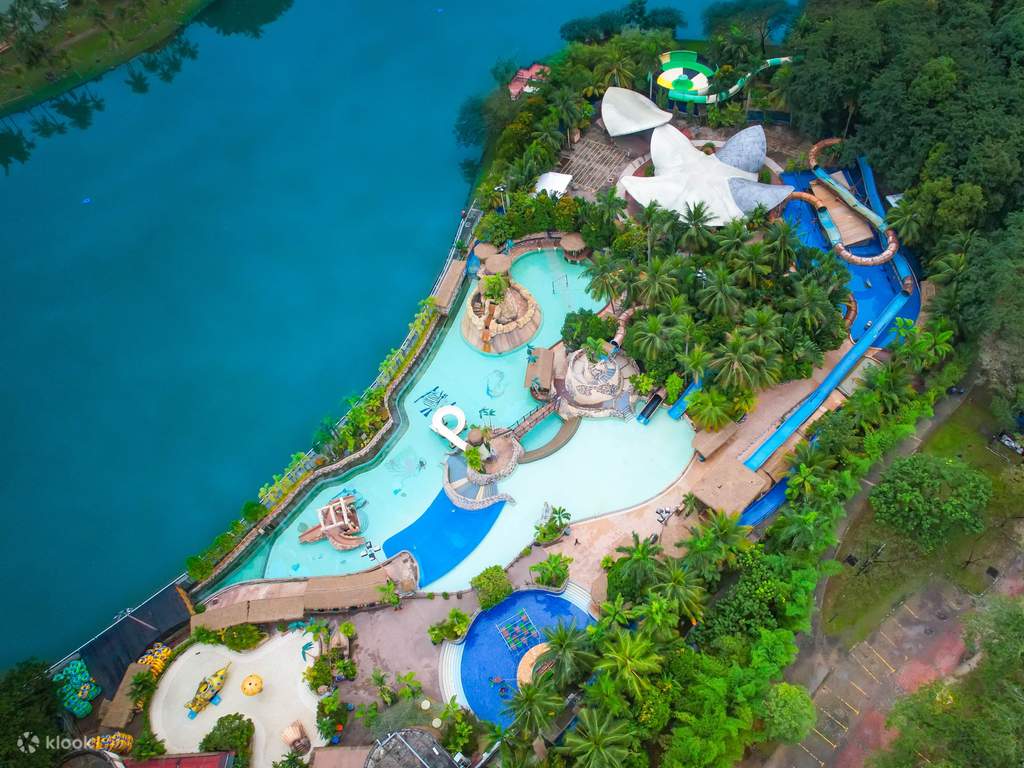 make a splash at wet world water park shah alam