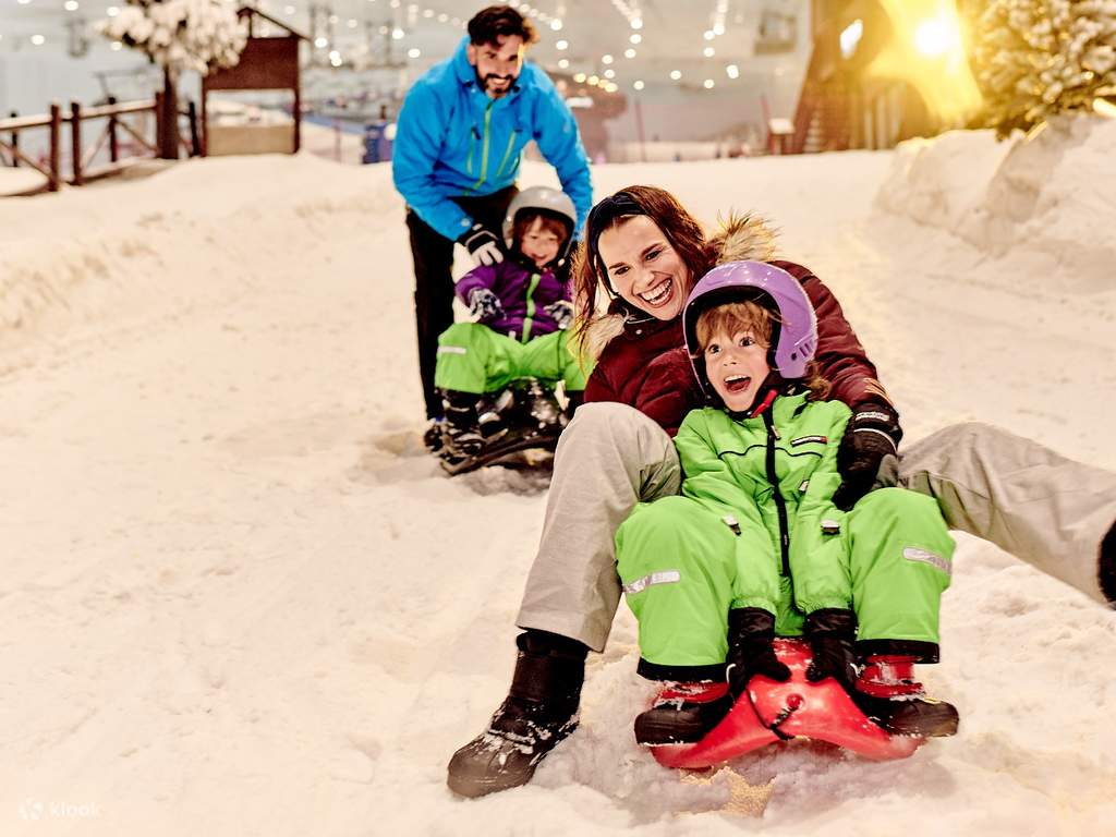 explore the world's largest snow park: ski dubai