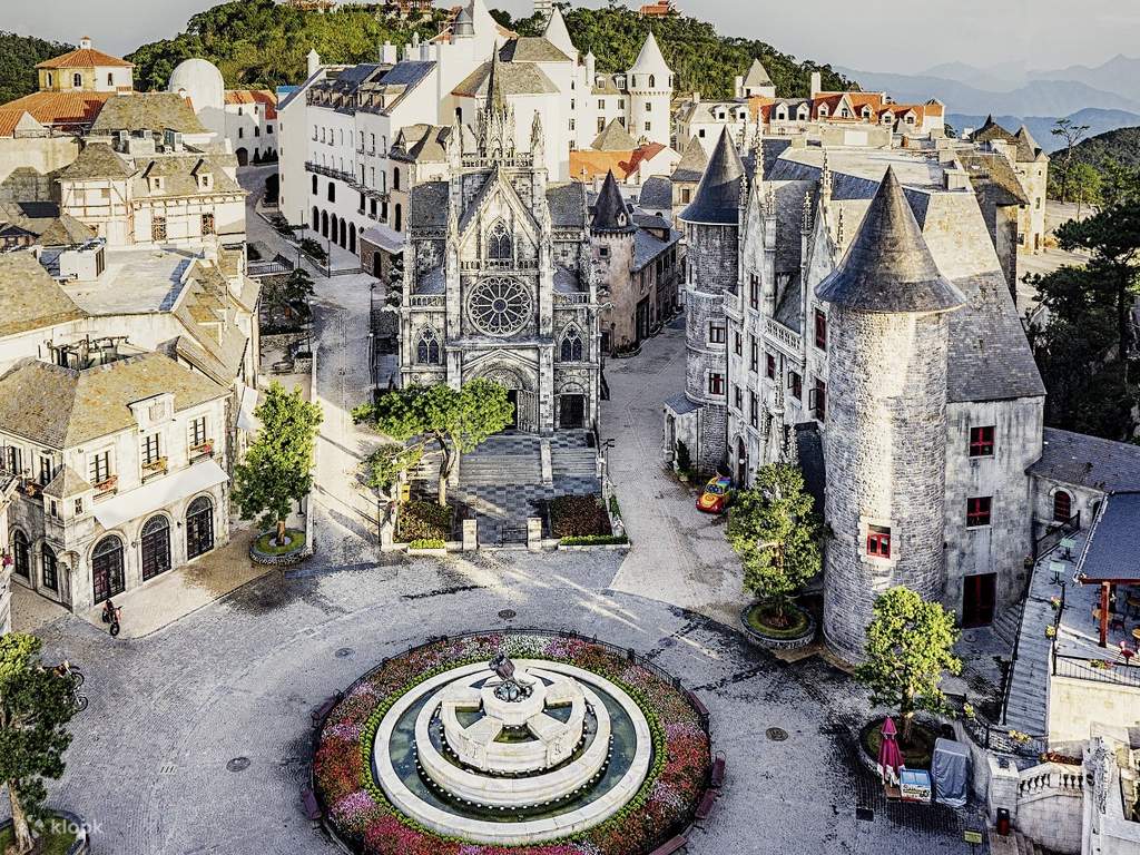 ba na hills and golden bridge