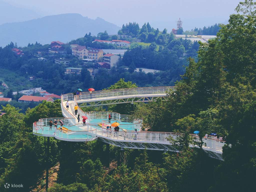 enjoy views of qingjing farm from qingjing skywalk