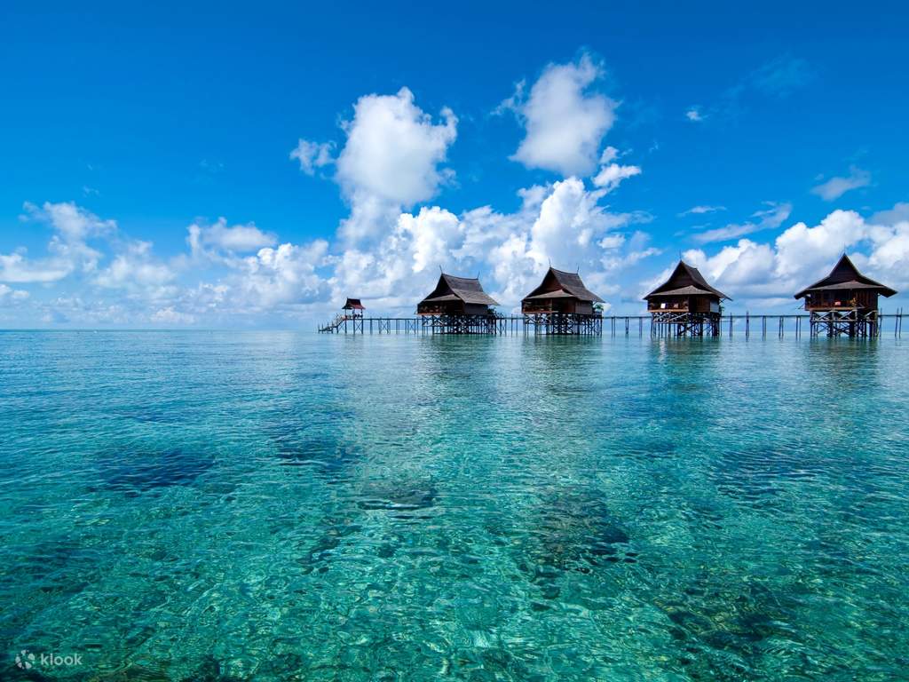 kapalai island beach
