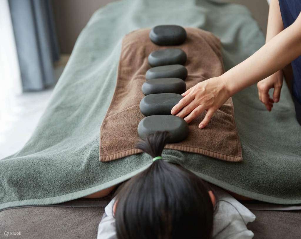 massage aux pierres chaudes