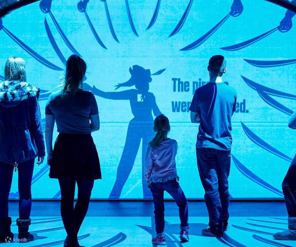 learn about the irish living abroad at epic the irish emigration museum