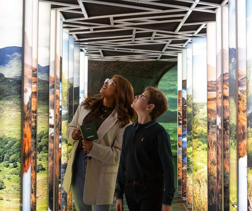 learn about the irish living abroad at epic the irish emigration museum