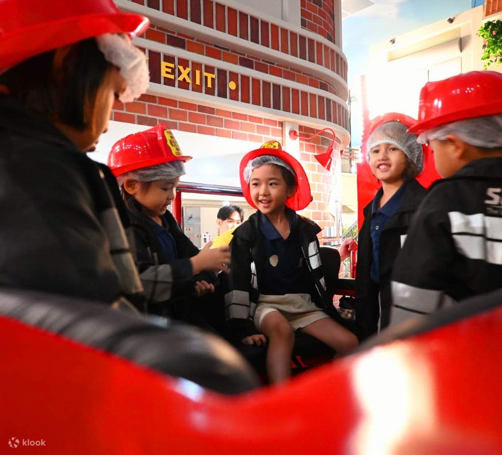 learn, discover and play at kidzania singapore