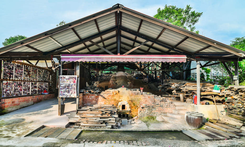 Dragon Kiln Pottery in Singapore, Singapore