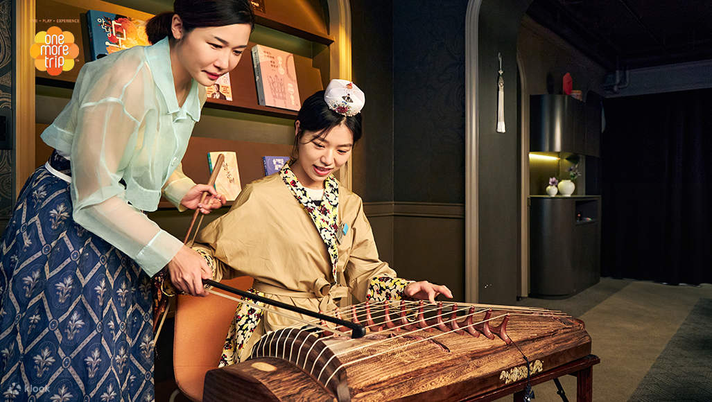 Jouer d'un instrument traditionnel coréen