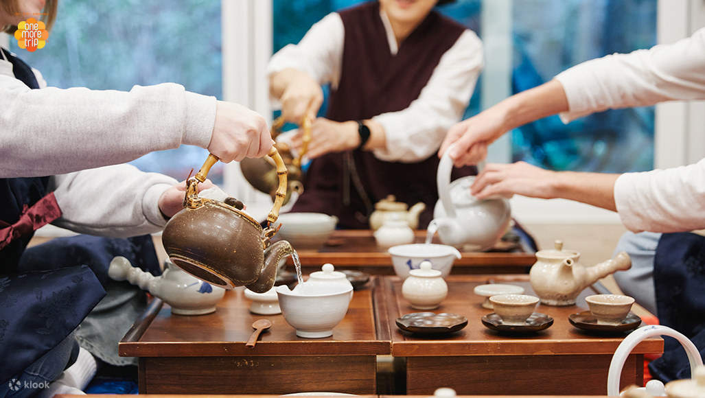 Traditional Korean Tea Ceremony & Making Tea Cookies in