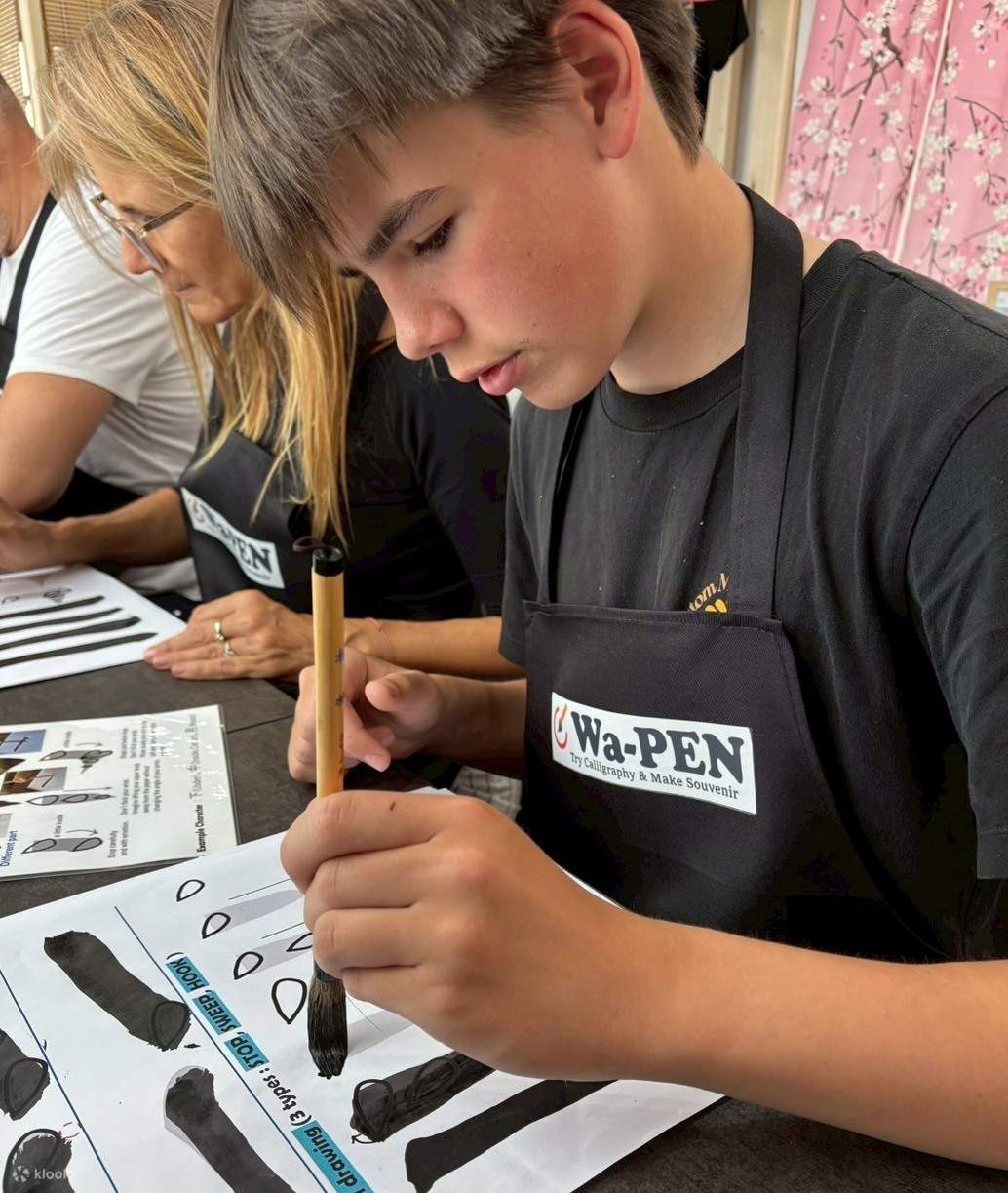 Japanese Calligraphy and make your original T-shirt - Klook