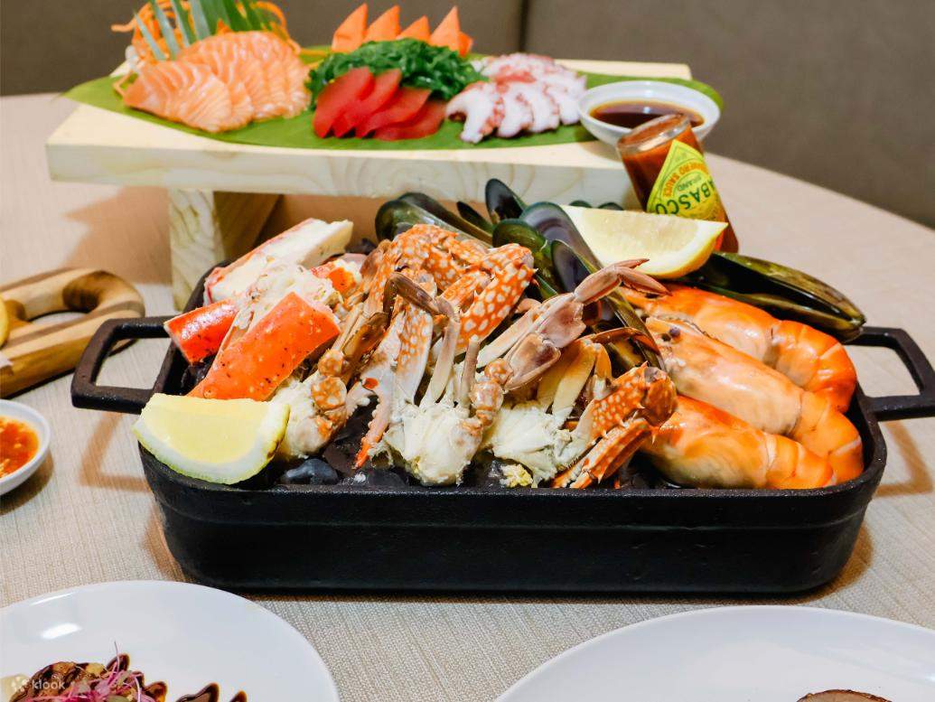 Buffet at Chon Som All Day Dining, Courtyard by Marriott Suvarnabhumi Airport