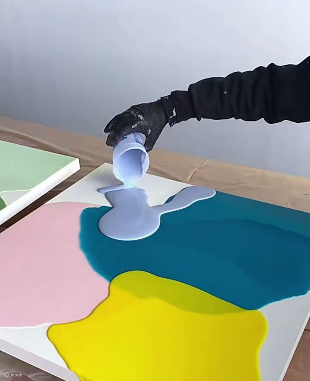 Acrylic Fluid