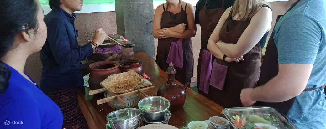尝试各种巴厘岛菜肴！