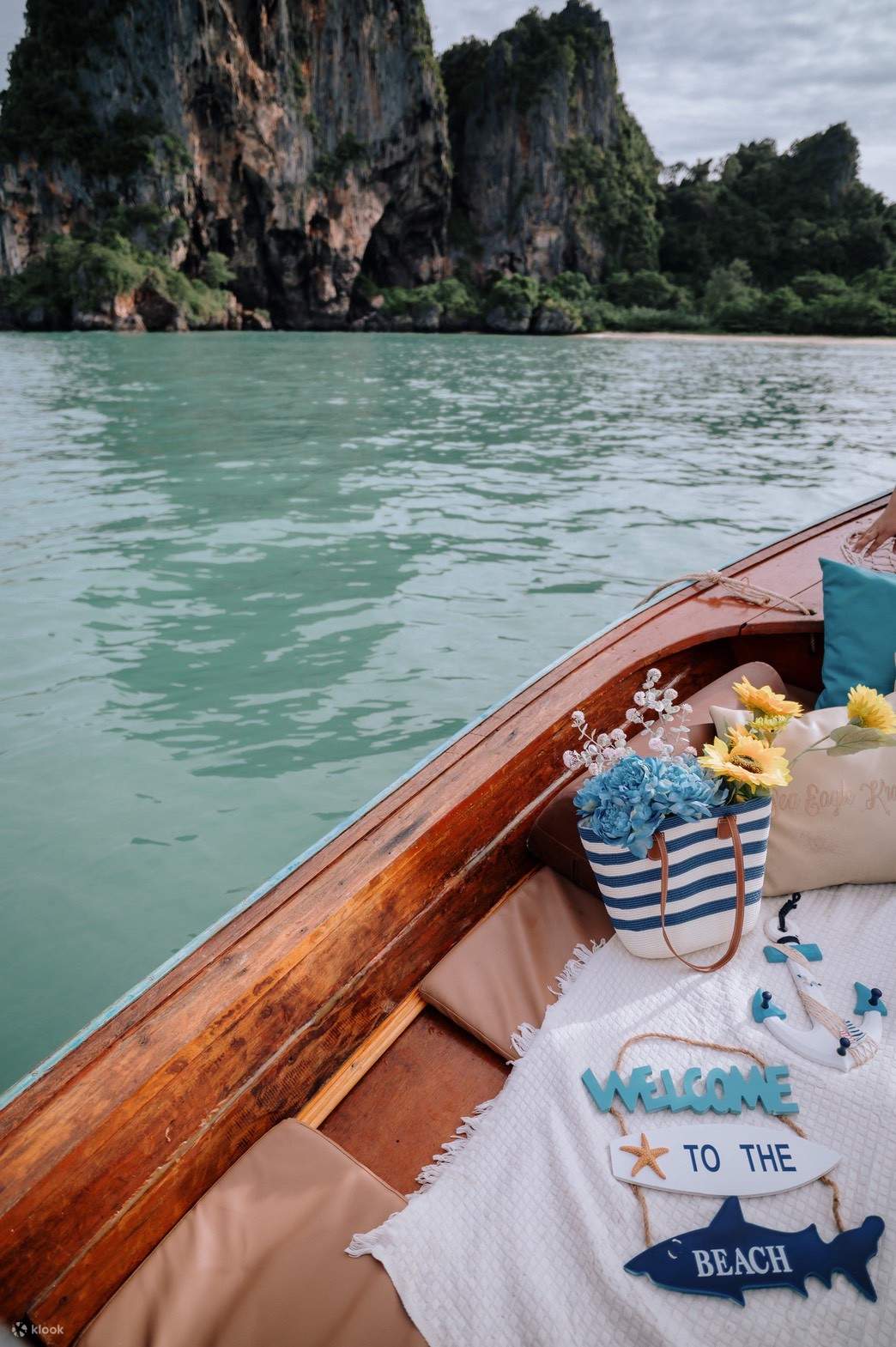 Private luxury longtail boat to 4 Island