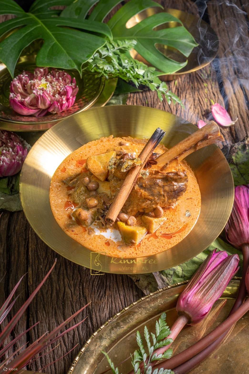 Kinnaree của Vanessa WU tại Sukhumvit 8, Bangkok