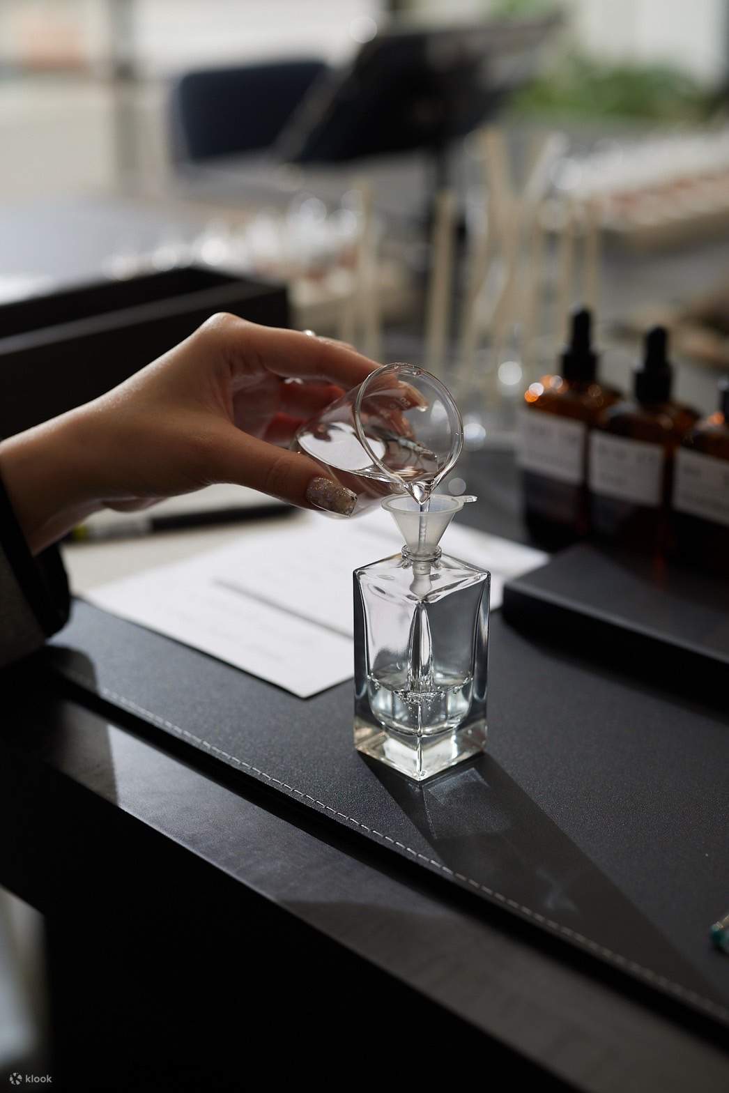 Immersive DIY Perfume Blending Experience