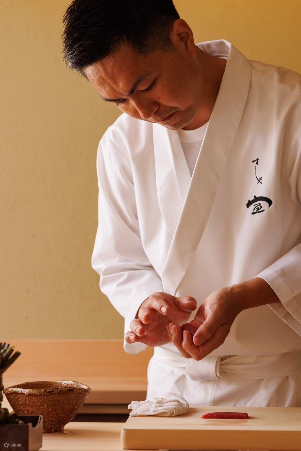 Ẩm thực truyền thống Nhật Bản ở Shibuya: Làm sushi và soba