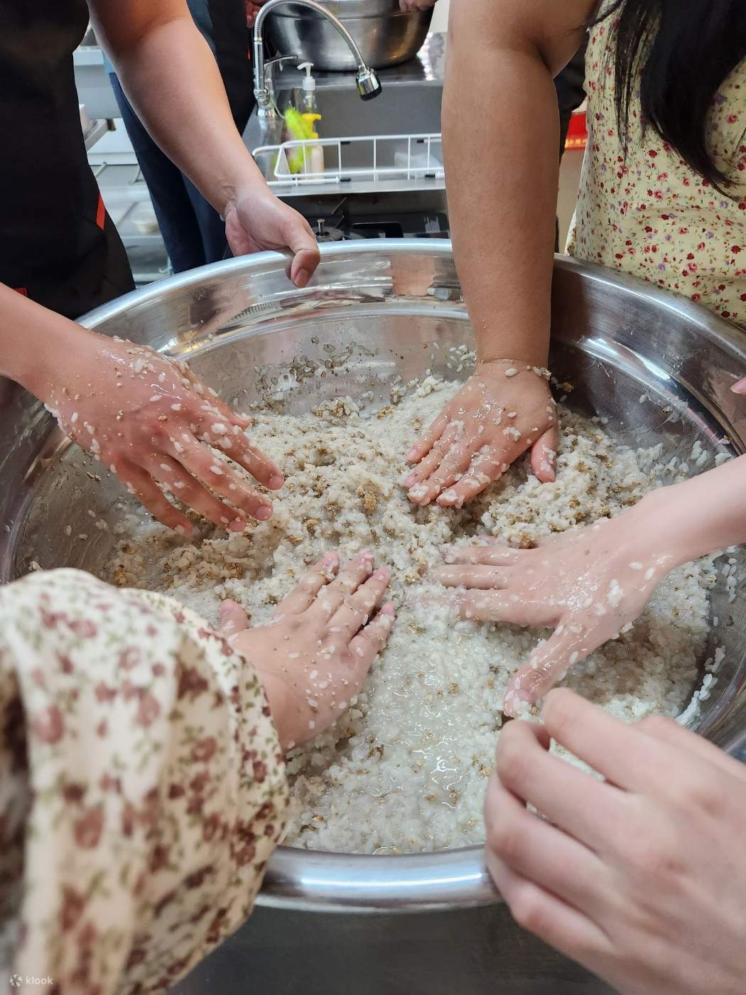 韩国马格利米酒 & 传统菜肴制作体验