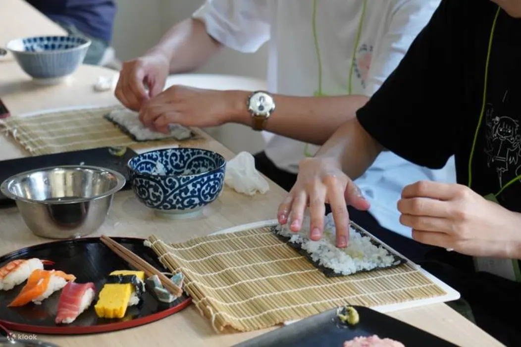 筑地鱼市探索与寿司制作