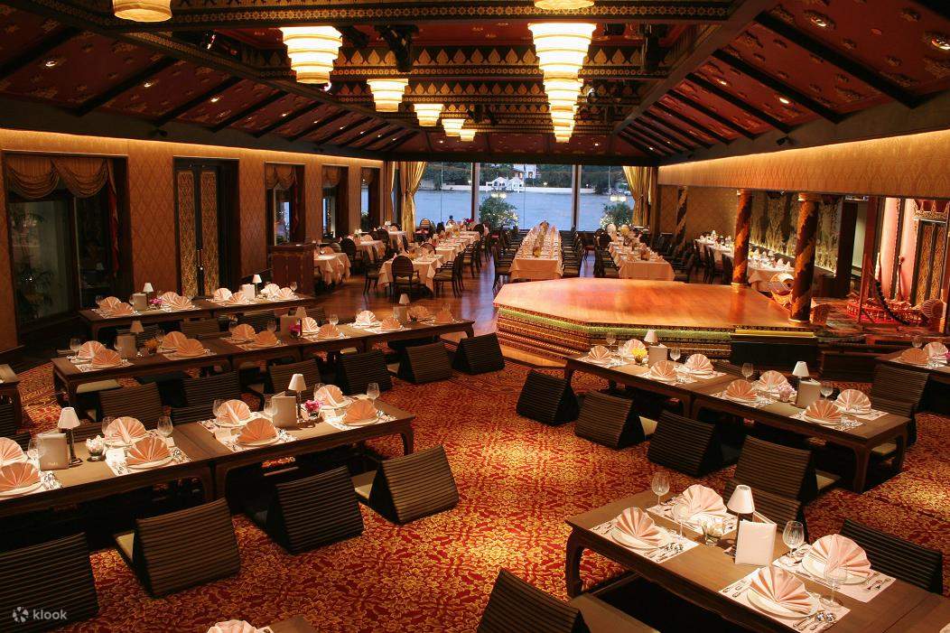 ศาลาริมน้ำ ในโรงแรมแมนดาริน โอเรียนเต็ล กรุงเทพฯ (มิชลิน ไกด์ 2020)