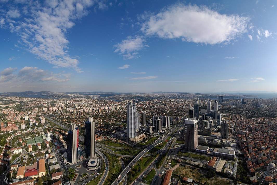 Khung cảnh từ Đài quan sát Istanbul Sapphire