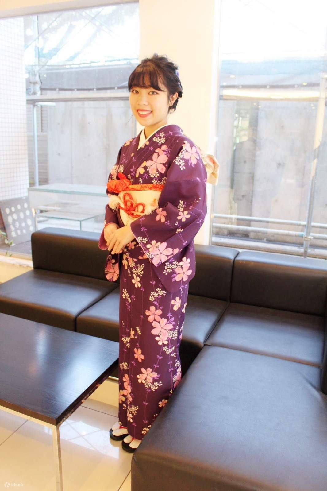 We offer professional kimono dressing and rental services, allowing travelers to stroll through Yokohama in elegant Japanese attire and experience a unique cultural charm.