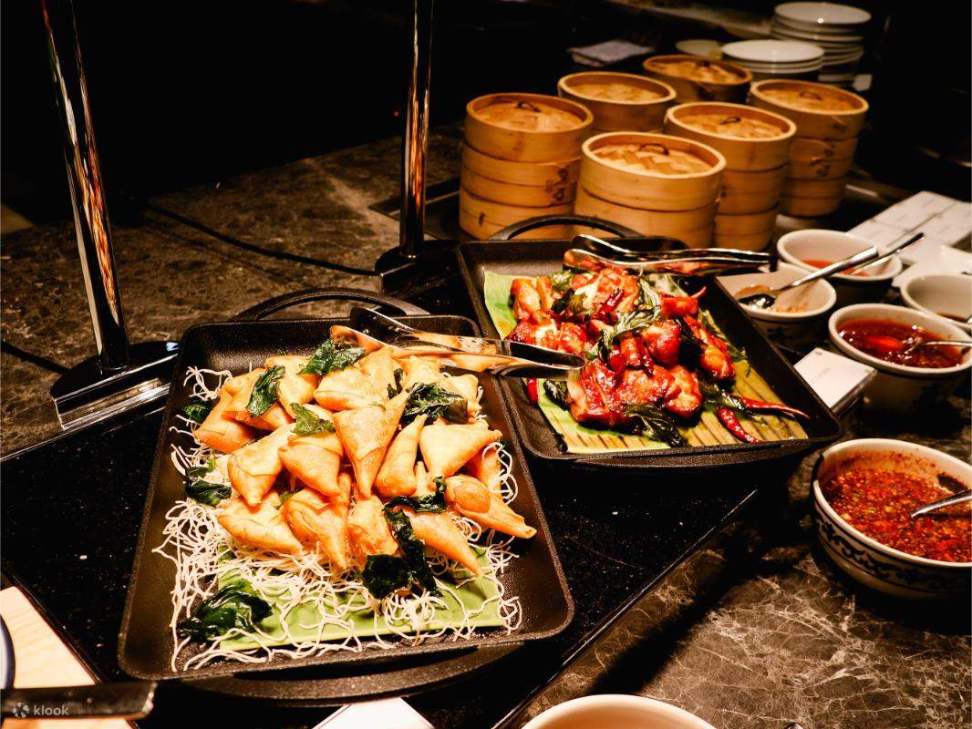 Buffet au Chon Som All Day Dining, Courtyard by Marriott Suvarnabhumi Airport