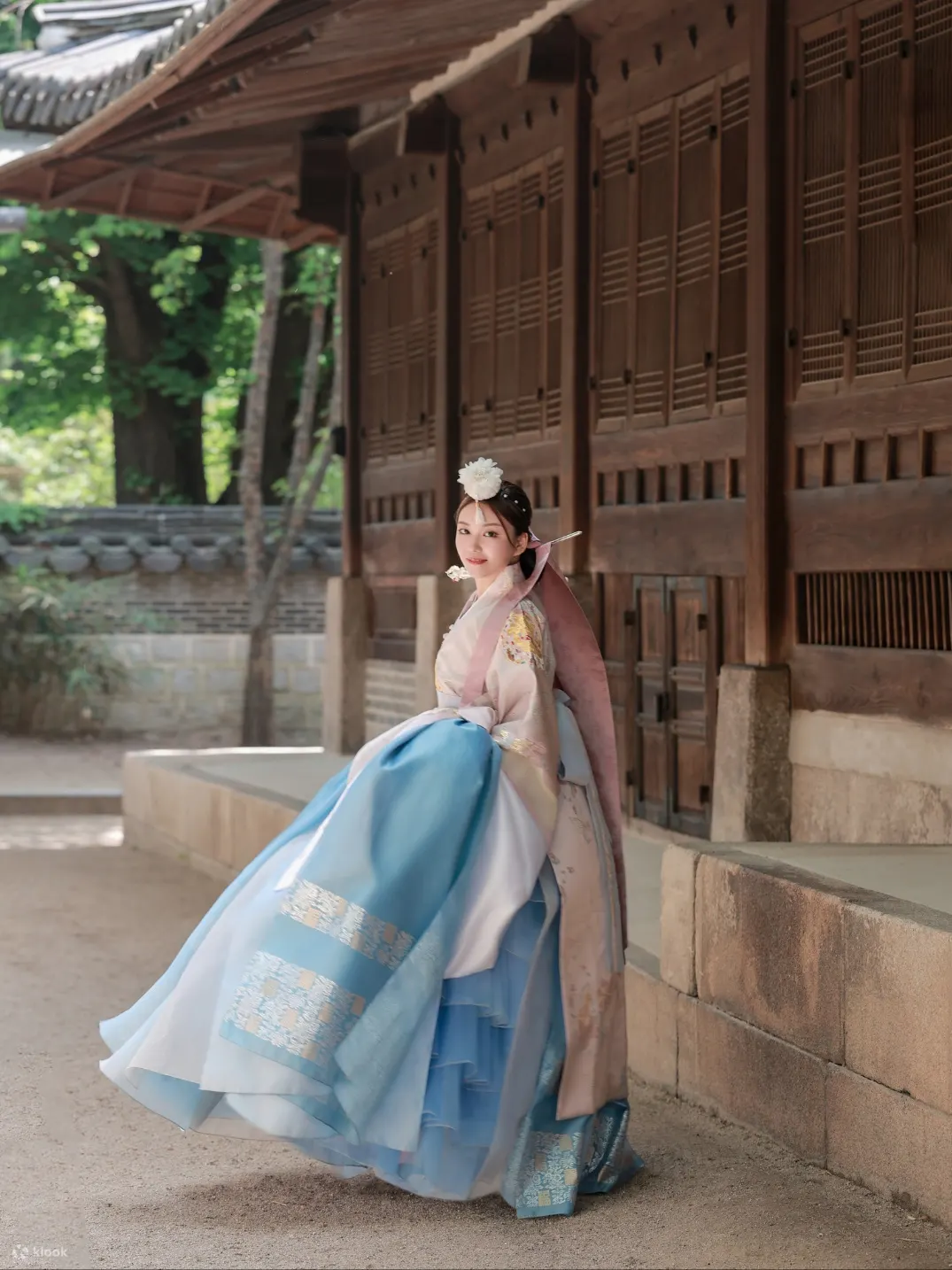 昌德宫附近的韩服租赁 by Miso Hanbok