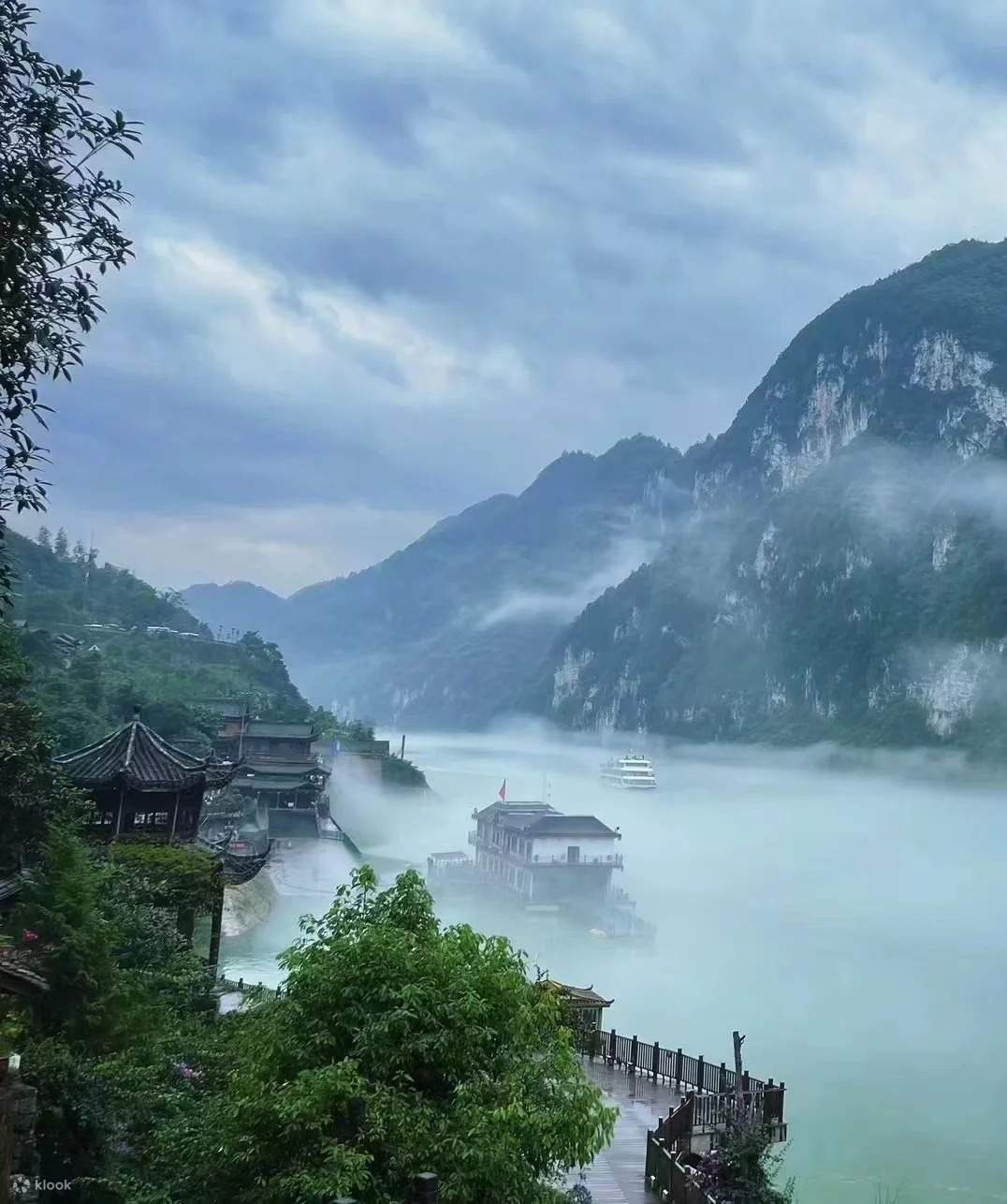 重庆武隆天生三桥+龙水峡地缝+仙女山森林公园+乌江观景二日游(喀斯特地质奇观,山地草原风光,网红波浪公路) - Klook客路