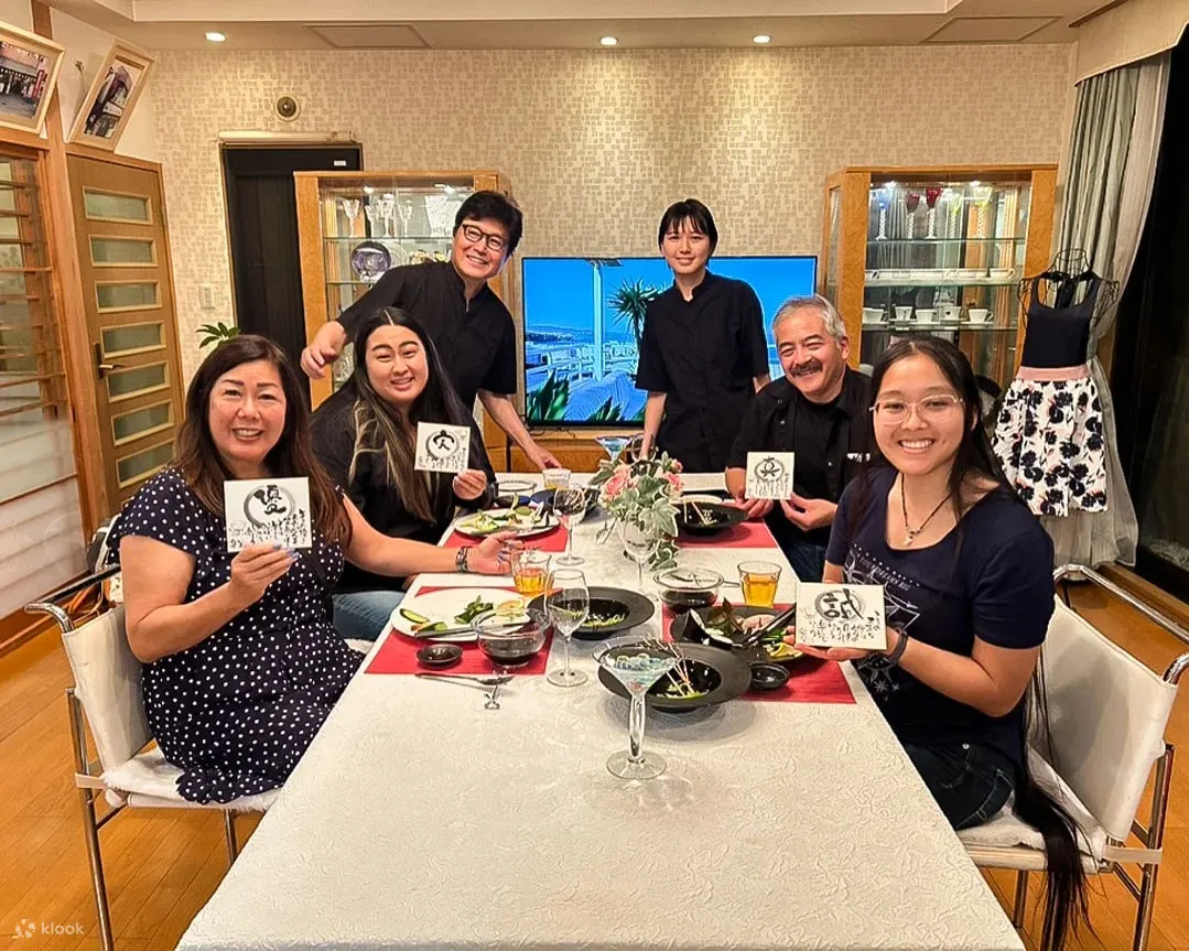 以拉面寿司和茶道为特色的文化烹饪班