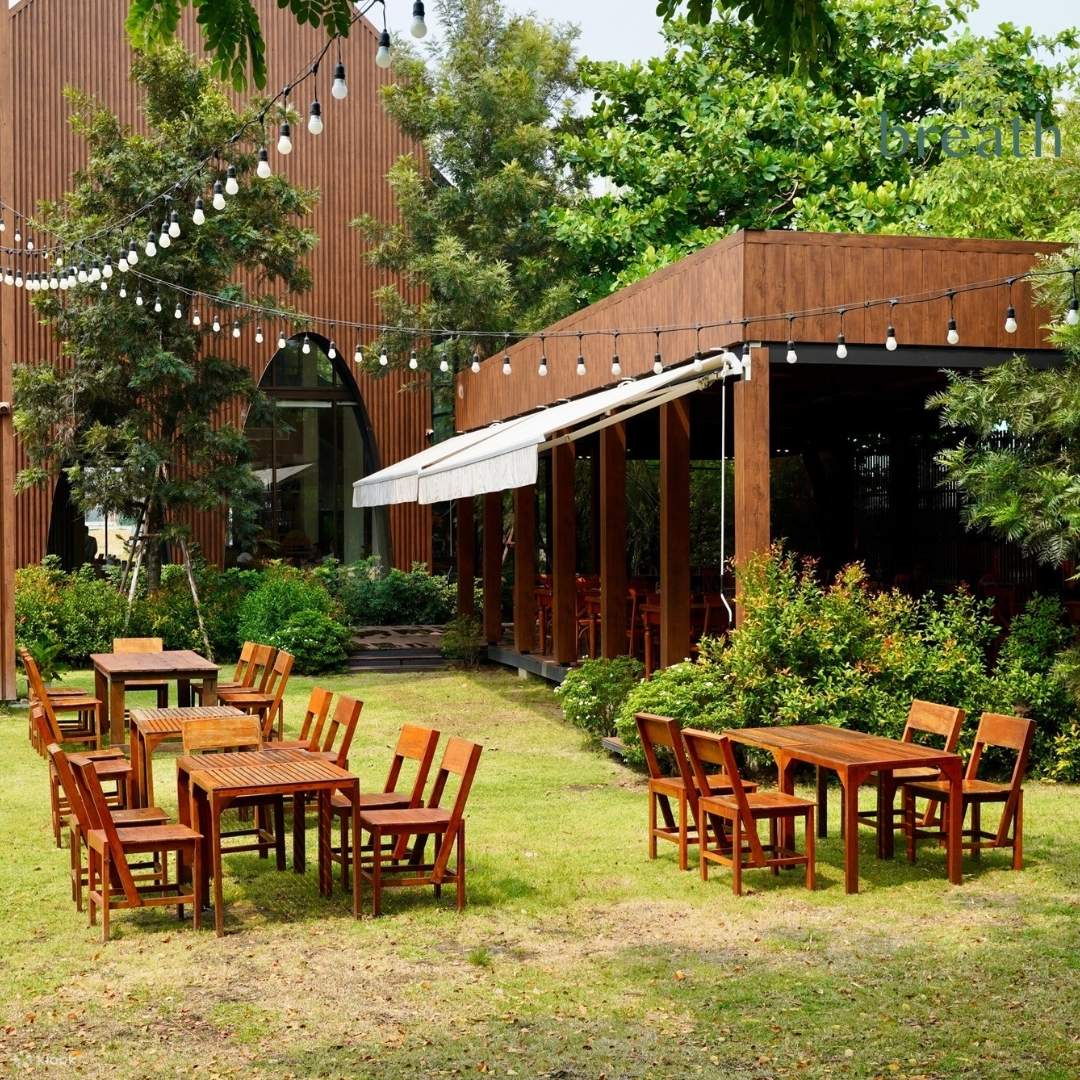 Brunch at Take a Breath - Cafe & Eatery