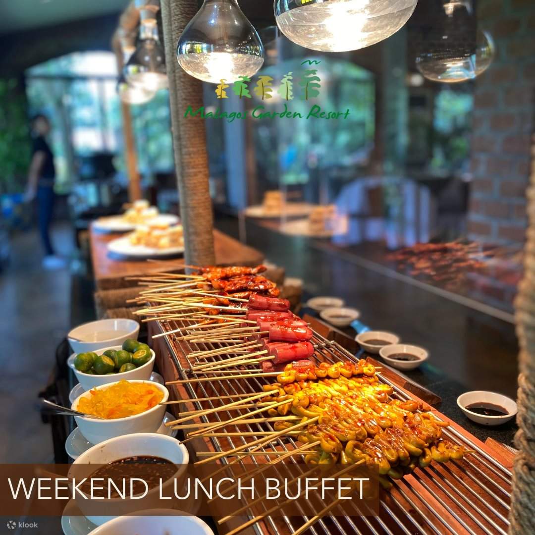บุฟเฟ่ต์มื้อกลางวันวันหยุดสุดสัปดาห์ที่ Malagos Garden Resort