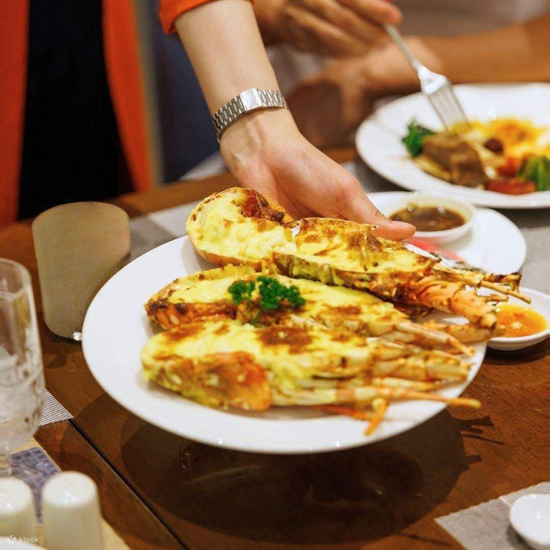 Buffet at Sheraton Hanoi Hotel (Oven D'or Restaurant)