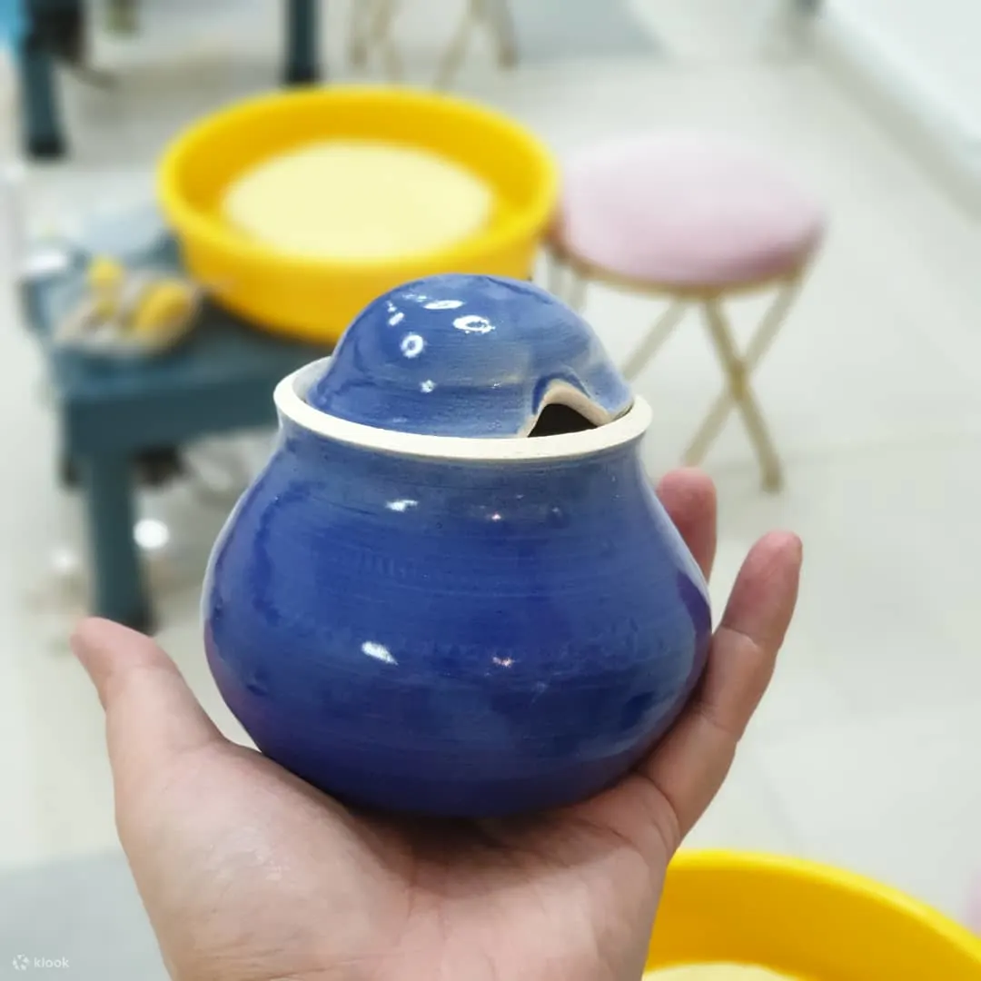 一件陶器艺术品