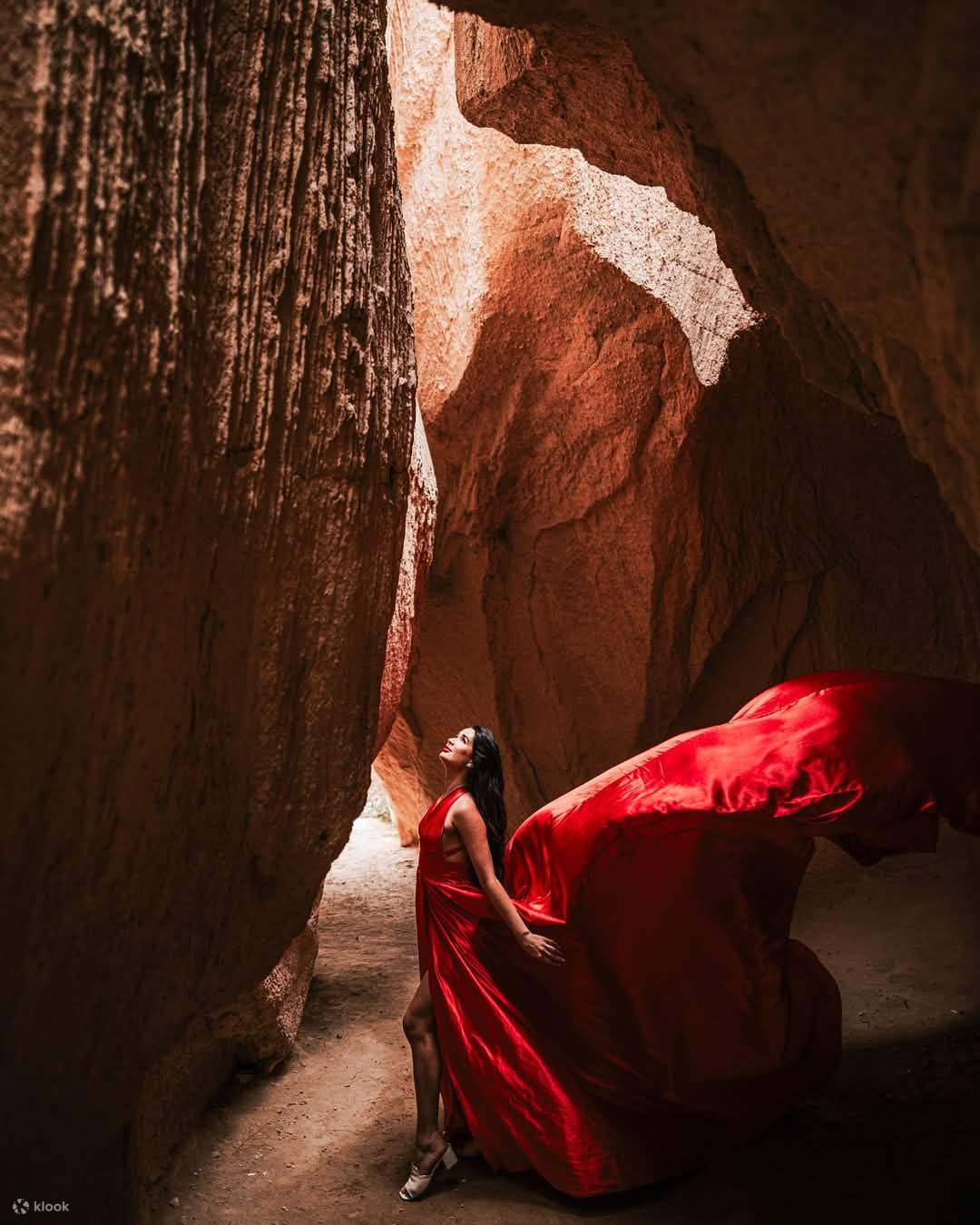 Photoshooting Dengan Gaun Terbang di Cappadocia atau Classic Car Tour 