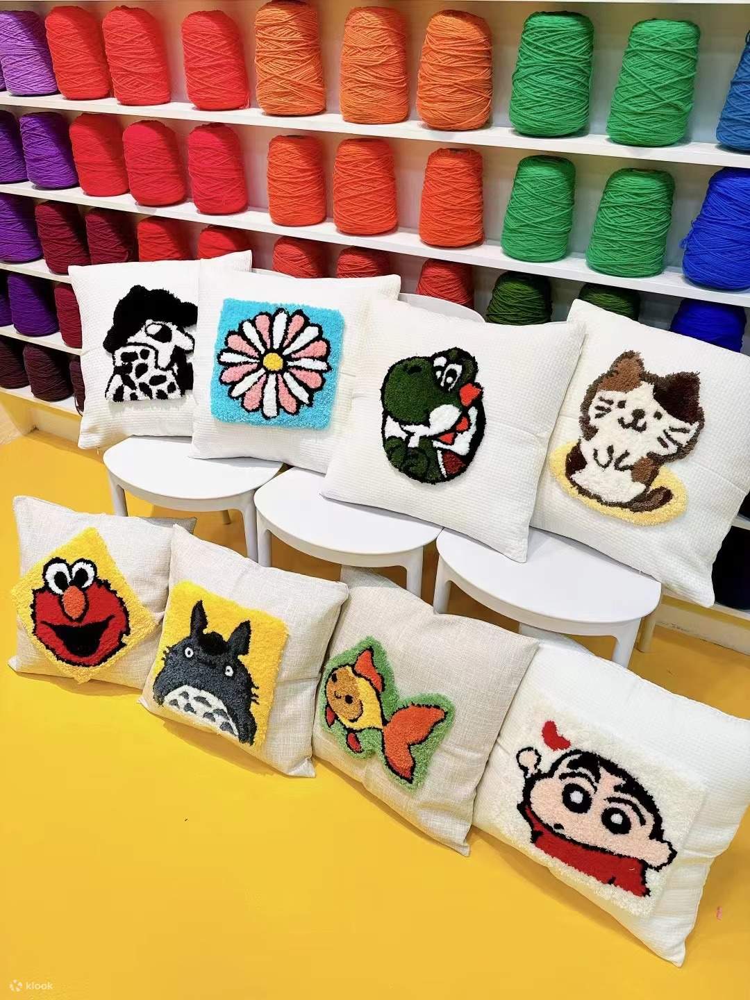 Tufting 30x30sm di atas kusyen besar