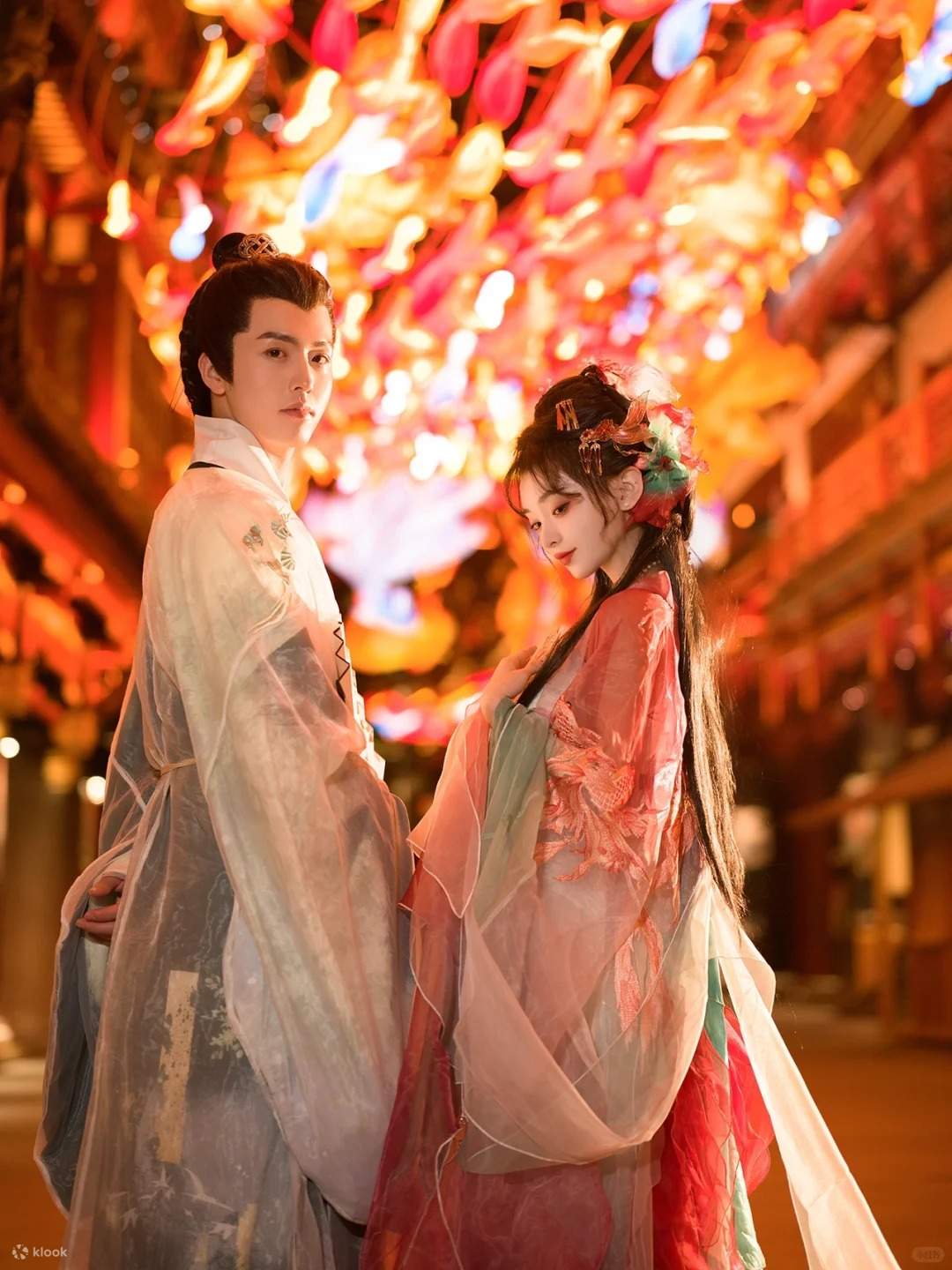 上海城隍廟/豫園中國傳統服飾漢服寫真體驗:漢服租賃+明星妝造+專業攝影外景跟拍+優質服務+售後保障 - Klook 客路