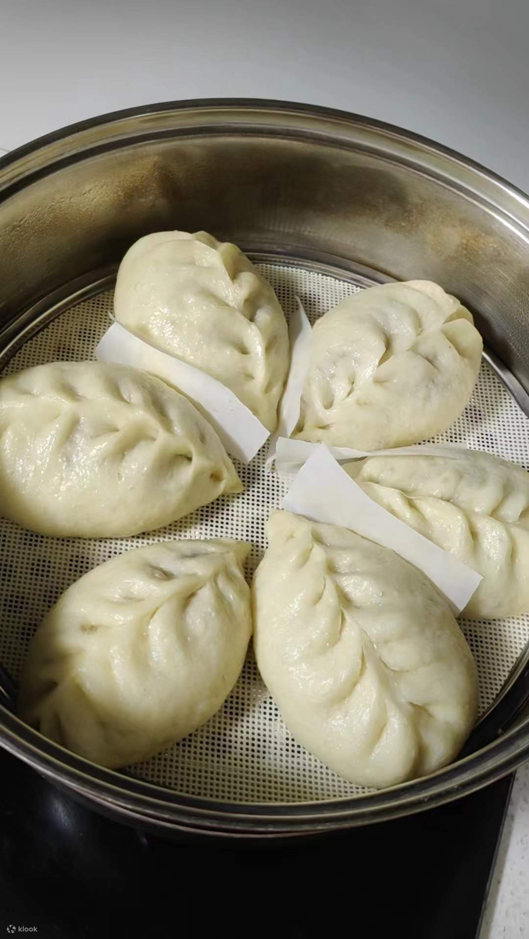 Belajar Membuat Mie Tradisional Cina yang Sempurna Bersama Kelinci di Beijing (Makan Siang/Makan Malam) - Eatwith