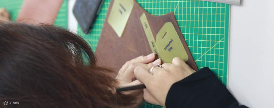 Изготовление изделий из кожи