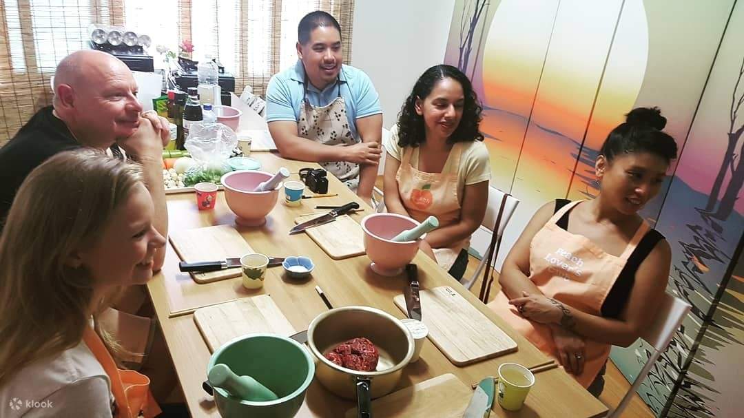 Kelas memasak tradisional Korea + Lawatan Hidden Alley di Seoul