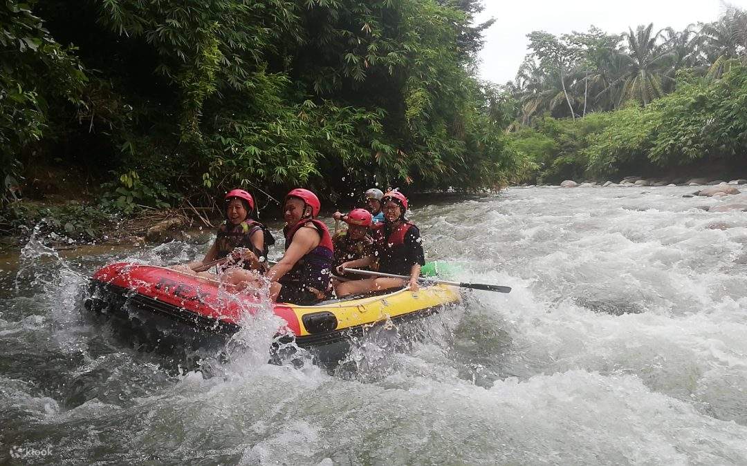 1 Day Glamping Experience in Gopeng with White Water Rafting and Lunch