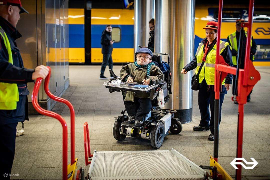 ตั๋วรถไฟสำหรับเดินทางระหว่าง อัมสเตอร์ดัม - สนามบิน Schiphol