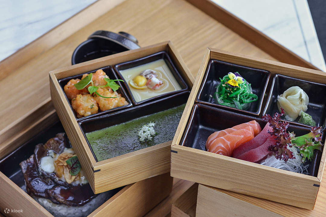 Akaya Restaurant