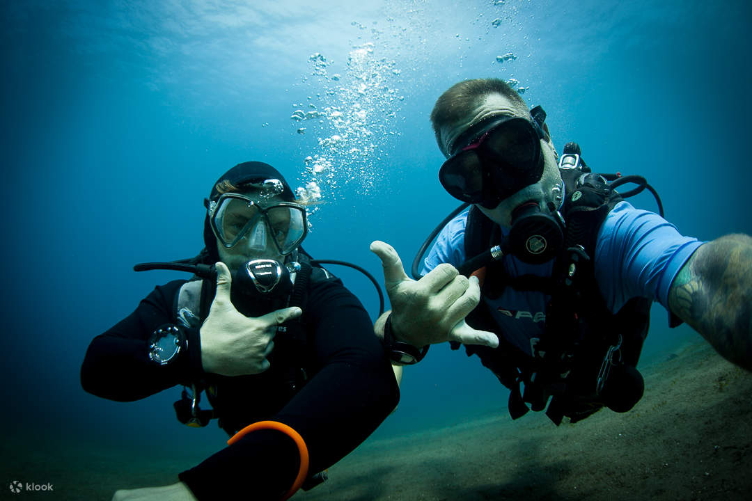 PADI Advanced Open Water Diver Course in Negros at PADI 5 Star IDC