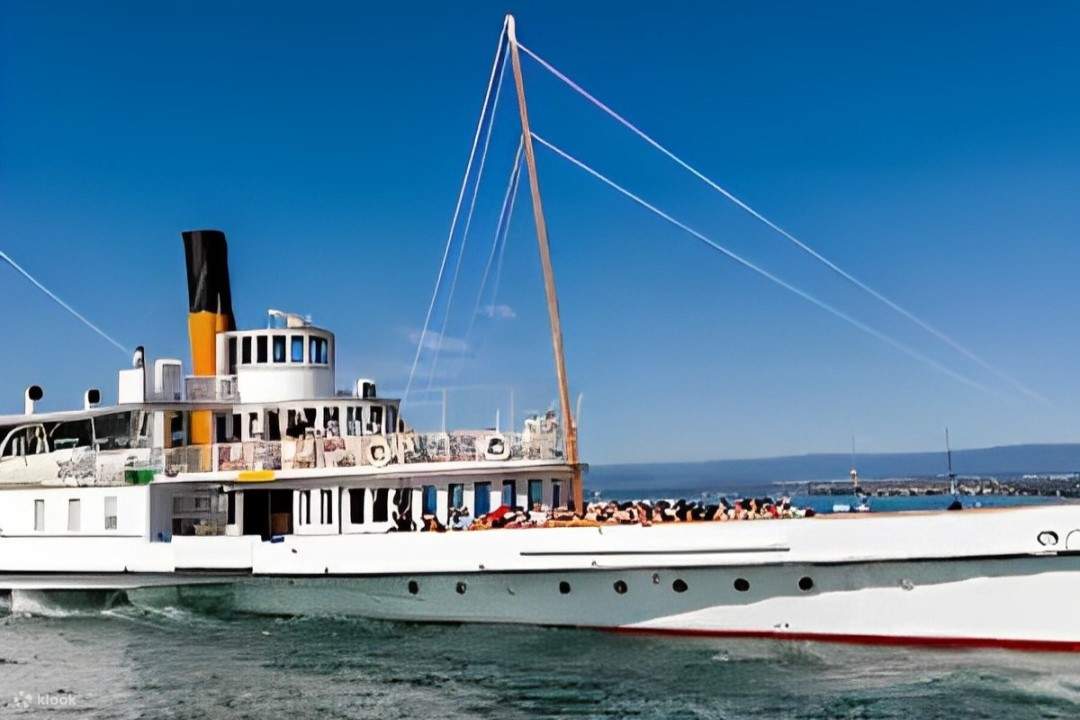 ผู้โดยสารอยู่บนเรือ